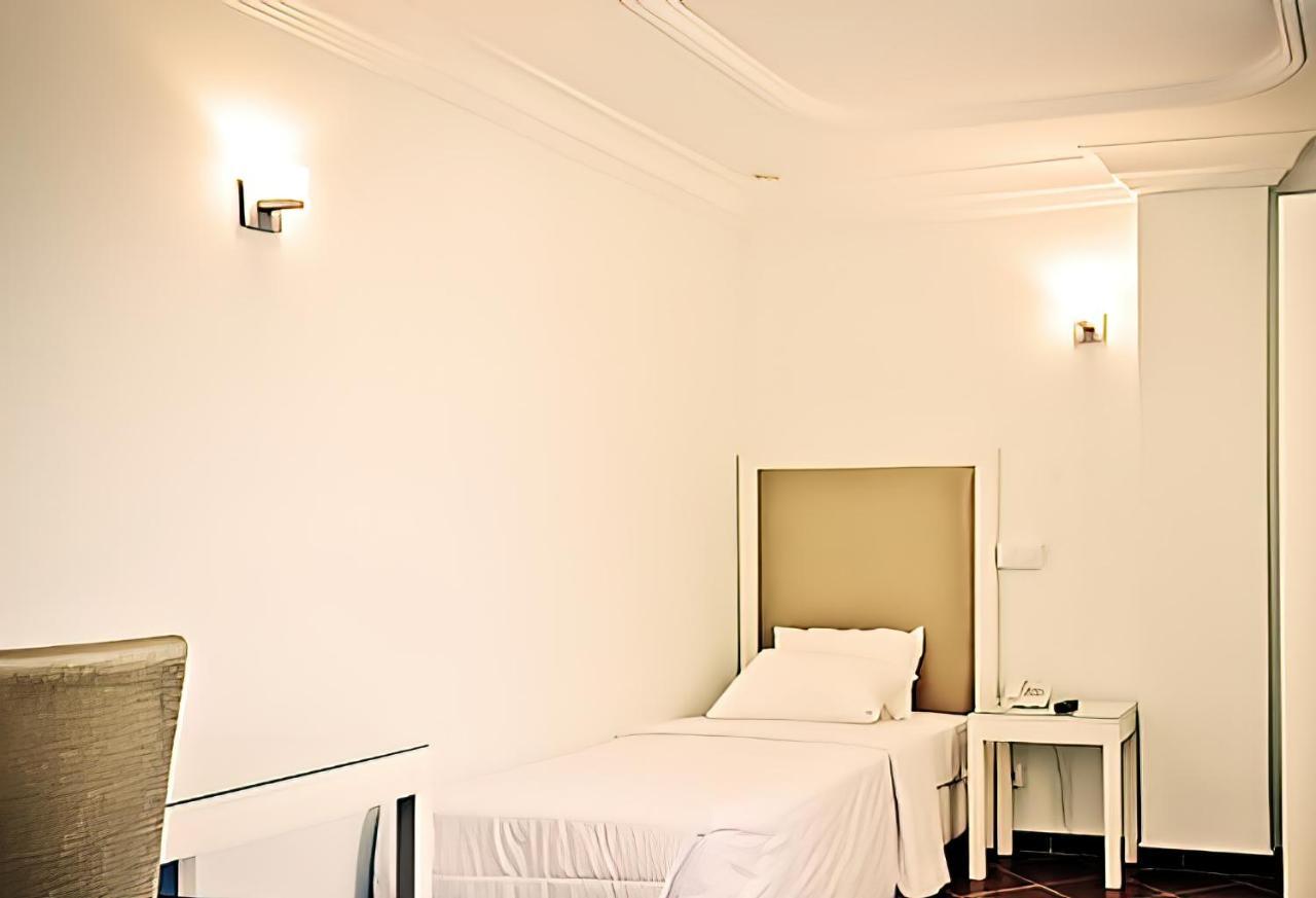 Hotel Raya Tichy المظهر الخارجي الصورة